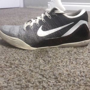 Kobe Bryant nikes. Size 10.5 in men’s